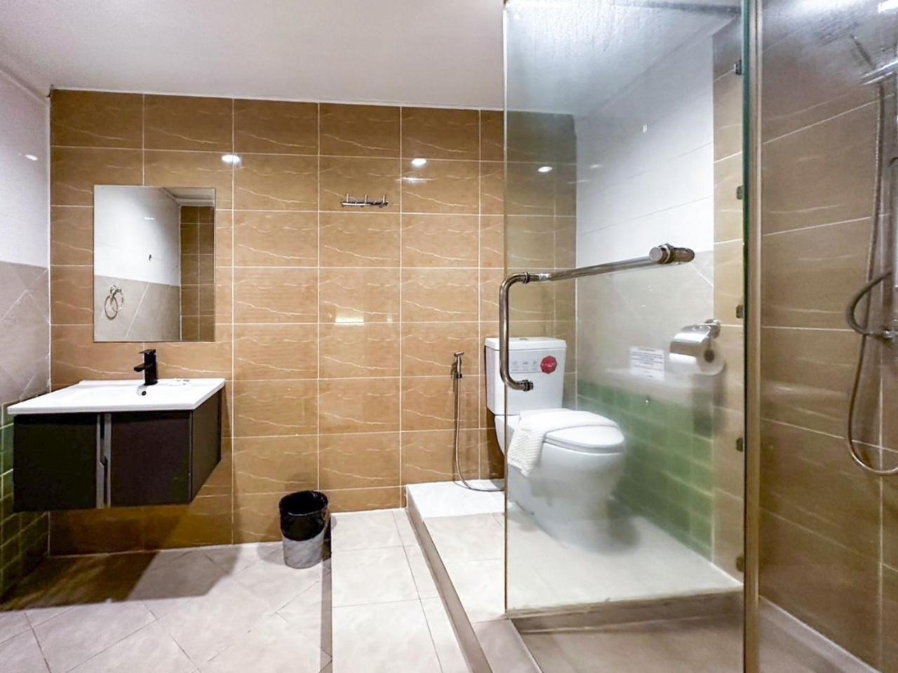 Thrive Hotel Бангкок Экстерьер фото