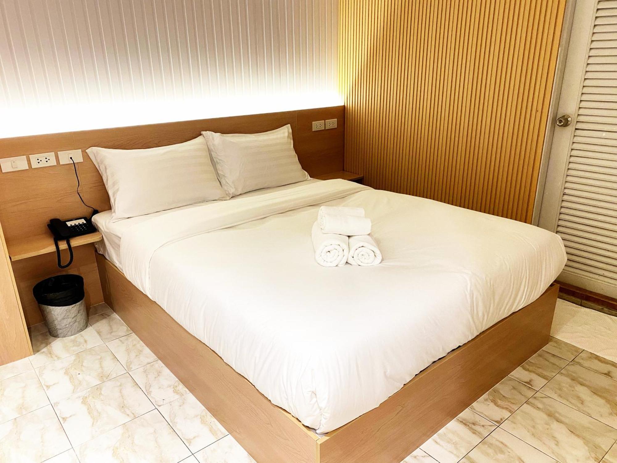 Thrive Hotel Бангкок Экстерьер фото
